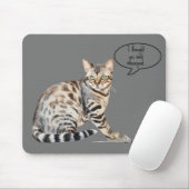 Gepunktete Bengalische Katze mit Maus auf einem Ma Mousepad (Mit Mouse)