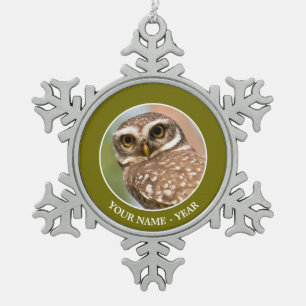 Gepunktete Eule auf Morgenflug Schneeflocken Zinn-Ornament