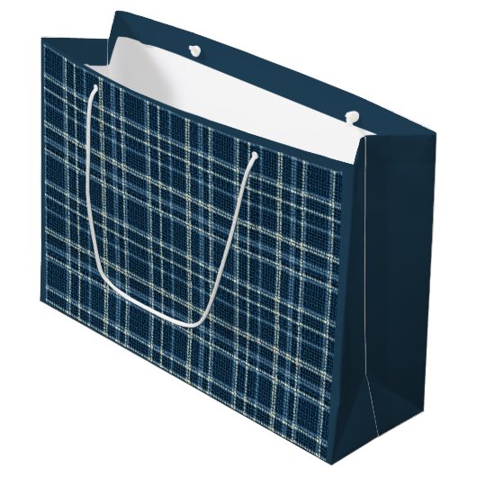Gepunktetes kariertes Muster. grau-blau. Große Geschenktüte (Vorderseite Schrägansicht)