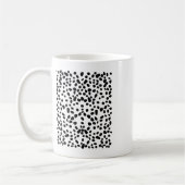 Gepunktetes Weiß mit schwarzen Polka Dots Dalmatin Kaffeetasse (Links)