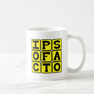 Gerade dadurch durch die lateinische Phrase der Kaffeetasse