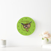 Gerade ein anderer Affe Runde Wanduhr (Zuhause)