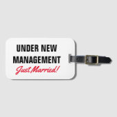 Gerade etikettiert verheiratetes Gepäck | unter Gepäckanhänger (Vorderseite (Horizontal))