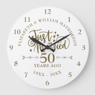 Gerade geheiratet 50. Hochzeitstag Große Wanduhr