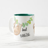 Gerade hängende Sloth-Kaffee-Tasse Zweifarbige Tasse (Vorderseite Links)