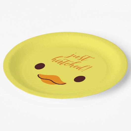 Gerade Hatted New Baby Yellow Chick Pappteller (Schrägansicht)