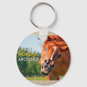 Gerade Horsing um Pferdephotographie Schlüsselanhänger