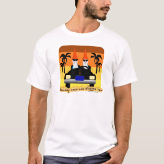 Gerade, rollend mit dem Gnom-IES T-Shirt