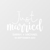 Gerade verheiratet elegante weiße Skript Hochzeits Fensteraufkleber (Blatt)