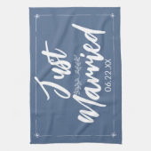 Gerade verheiratet mit Hochzeitstag Geschenk Küche Geschirrtuch (Vertikal)