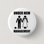 Gerade verheiratet, unter neuem Management Button (Vorderseite)