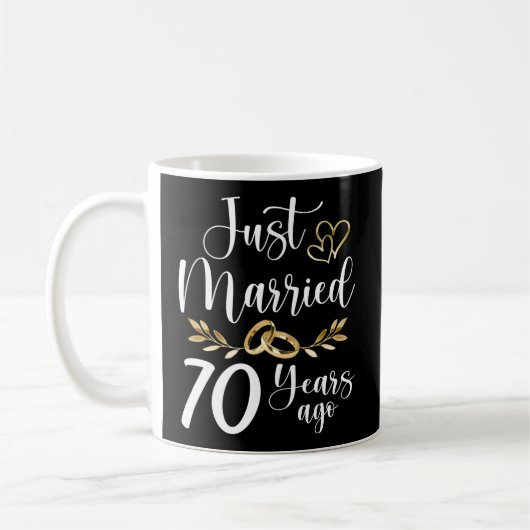 Gerade verheiratet vor 70. Verheirateten 70 Jahren Kaffeetasse (Links)