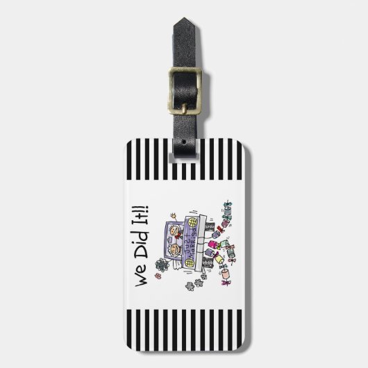 Gerade verheiratetes Hochzeits-Auto Gepäckanhänger (Vorderseite vertikal)