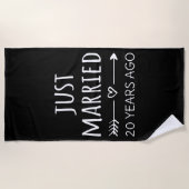 Gerade vor 20 Jahren verheiratet I Strandtuch (Vorderseite)