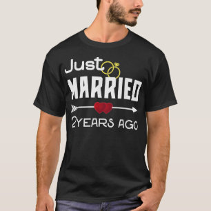 Gerade vor 2 Jahren verheiratet 2. Hochzeitstag T-Shirt
