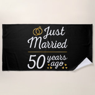 Gerade vor 50 Jahren verheiratet II Strandtuch