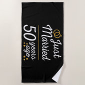 Gerade vor 50 Jahren verheiratet II Strandtuch (Vorderseite)