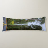 Geradeaus durch das misty Redwoods Kissen (Vorderseite)