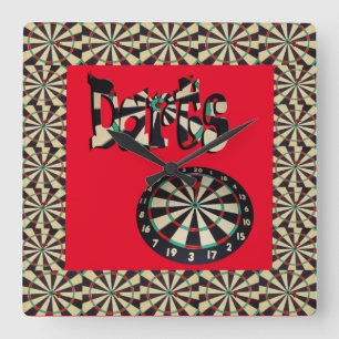 Gerahmte Darstellungen und Dartboard, Quadratische Wanduhr