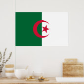 Gerahmter Druck unter algerischer Flagge Poster (Küche)