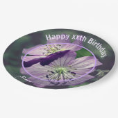 Geranium Blume Personalisiert Happy Birthday Pappteller (Schrägansicht)