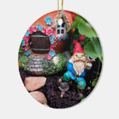 Geranium Gnome 01 Keramik Ornament (Links)
