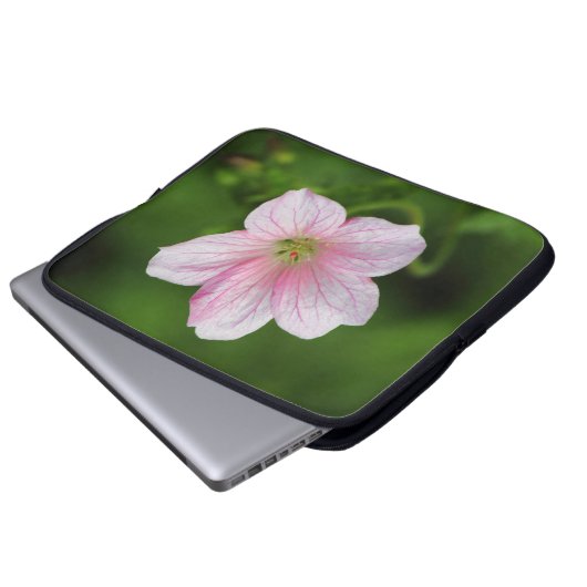 Geranium Laptopschutzhülle (Vorne Knopf)