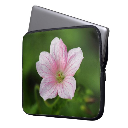 Geranium Laptopschutzhülle (Vorderseite Links)