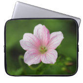 Geranium Laptopschutzhülle (Vorderseite)