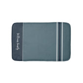Geräumige Eleganz - Slate Blue Stripes Bath Mat Badematte (Vorderseite)