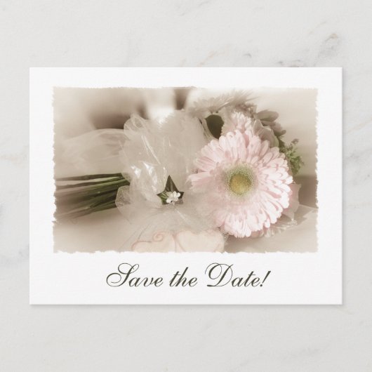 Gerber Daisy Pink Wedding Save the Date Postcard Ankündigungspostkarte (Vorderseite)