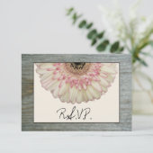 Gerbera Daisy & Barnwood Wedding RSVP Karte (Stehend Vorderseite)