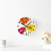 Gerbera Daisy Delight Runde Wanduhr (Zuhause)