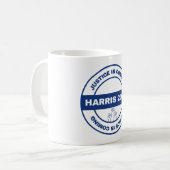 Gerechtigkeit kommt | Kamala harris Walz Election Kaffeetasse (Vorderseite Links)