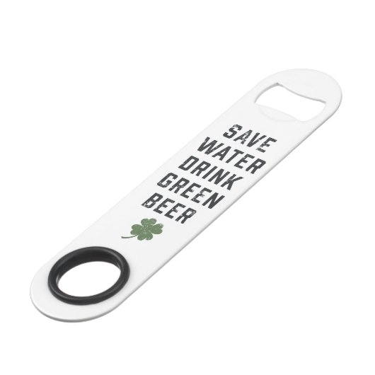 Gerettet Trinkwasser Grünes Bier | St. Patrick's D Speedflaschenöffner (Vorderseite Schrägansicht)