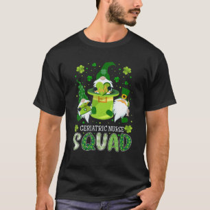 Geriatric Nurse Squad nährend St Patrick Day Gnome T-Shirt