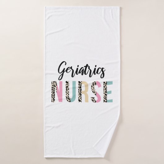 Geriatrics Nurse Cute Leopard Design - Funny Gift Badehandtuch (Badehandtuch)