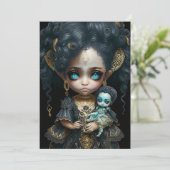 Geringe, gotische Girl mit antiker Puppe, große Mi Einladung (Stehend Vorderseite)