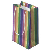 Geringe Regenbogenstreifen Kleine Geschenktüte (Vorderseite Schrägansicht)