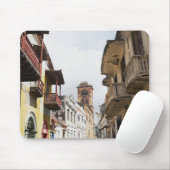 Geringe Sicht auf die Wohnungen entlang der Straße Mousepad (Mit Mouse)