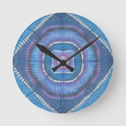 Geringfügige Gefärbte Krawatte Runde Wanduhr (Vorderseite)