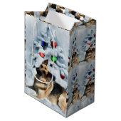 German Shepherd Christmas Mittlere Geschenktüte (Vorderseite Schrägansicht)