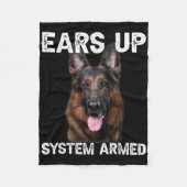 German Shepherd Dog Ears Up System Armed T Shirt Fleecedecke (Vorderseite)