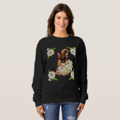 German Shepherd Dog Gnome For Spring Floral Daisy  Sweatshirt (Vorne ganz)