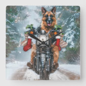 German Shepherd Dog Riding Motorrad Weihnachten Quadratische Wanduhr (Vorderseite)