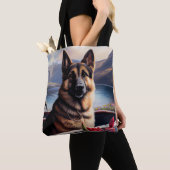 German Shepherd on a Paddle: Ein Landschaftliches Tasche (Von Nahem)