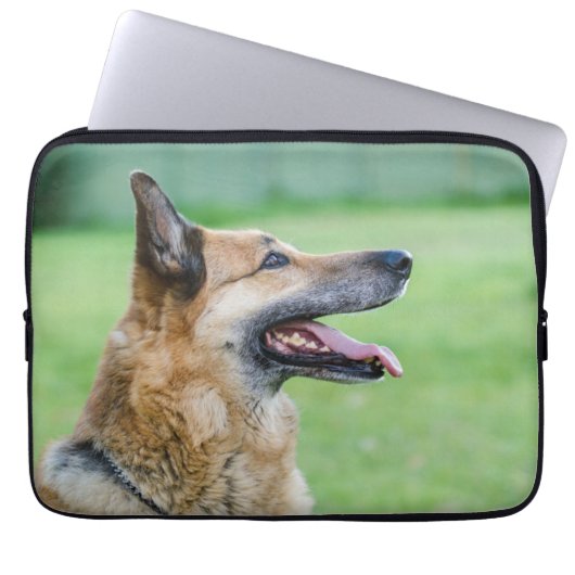 German Shepherd Side Portrait Laptopschutzhülle (Vorderseite)
