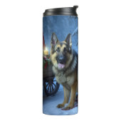 German Shepherd Snowy Sleigh Weihnachtsdekor Thermosbecher (Nach links gedreht)