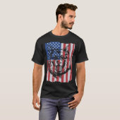 German Shepherd USA Merica Flag Retro T-Shirt (Vorne ganz)