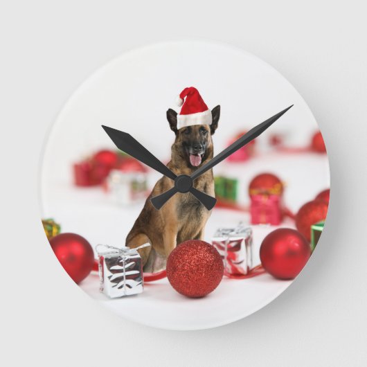 German Shepherdog w Christmas Gifts Weihnachtsmann Runde Wanduhr (Vorderseite)